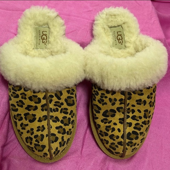 Ugg slippers - Picture 2 of 6